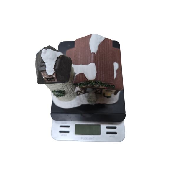 Christmas valley lighted winter barn - Picture 3 of 9